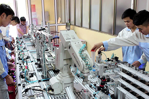 LỢI THẾ VÀ KỸ NĂNG KHI CHỌN TRƯỜNG NGHỀ